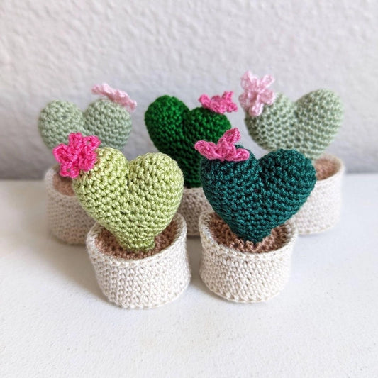 Crochet Cactus Heart Pot