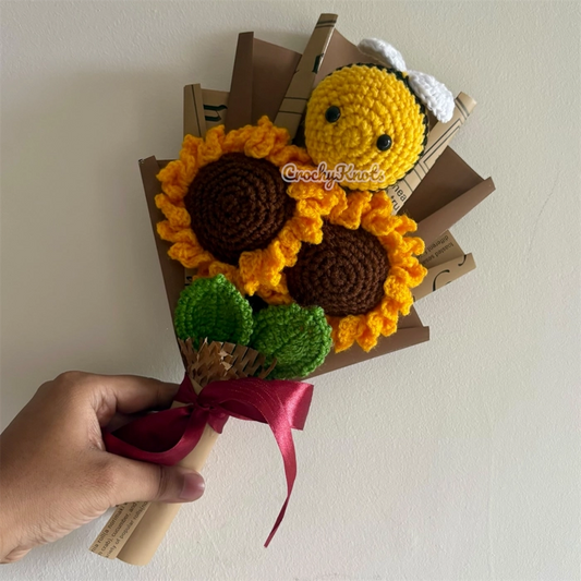 Sunny Bee Delight | Bee & sunflowers bouquet