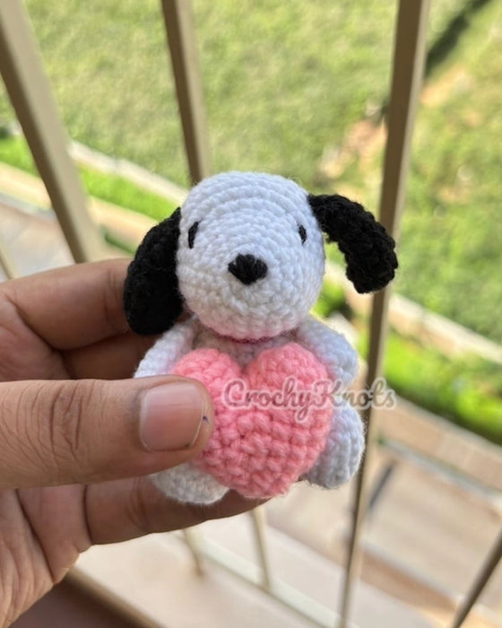 Crochet Snoopy with Heart keychain/ miniature