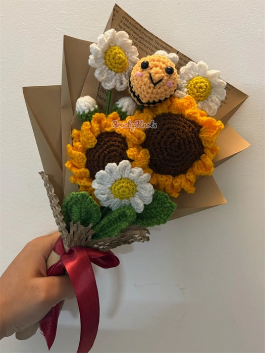 Crochet Bee Bright Bouquet | Bee stick, sunflowers and daisies