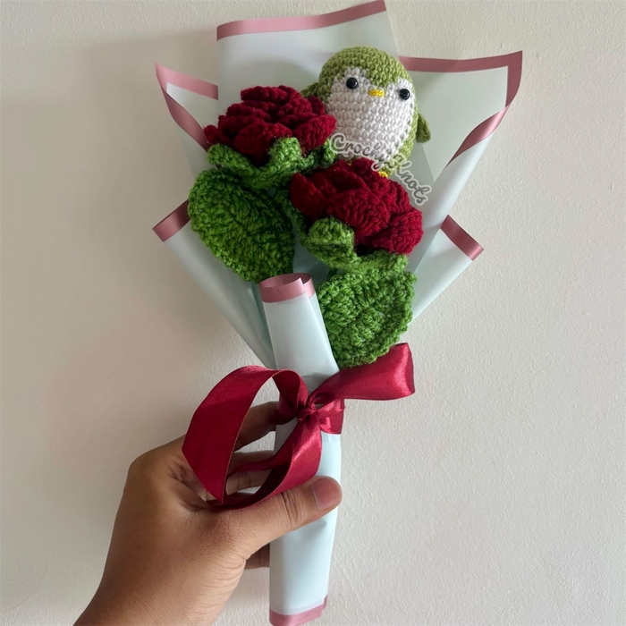 Rosy Waddle | Penguin & Roses Bouquet