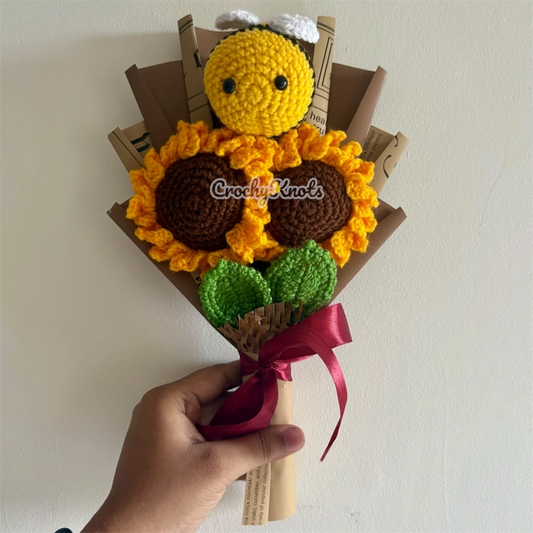Sunny Bee Delight | Bee & sunflowers bouquet