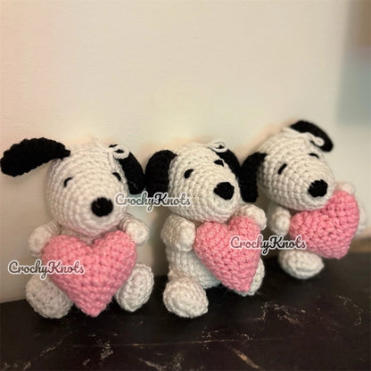 Crochet Snoopy with Heart keychain/ miniature