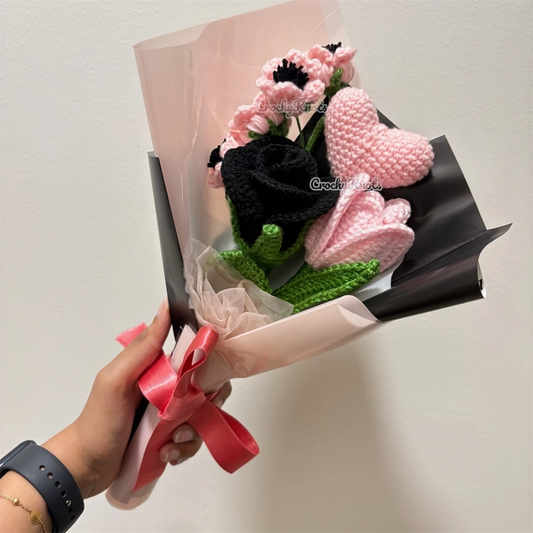 Blush & Noir Heart Bouquet | Black Rose | Pink